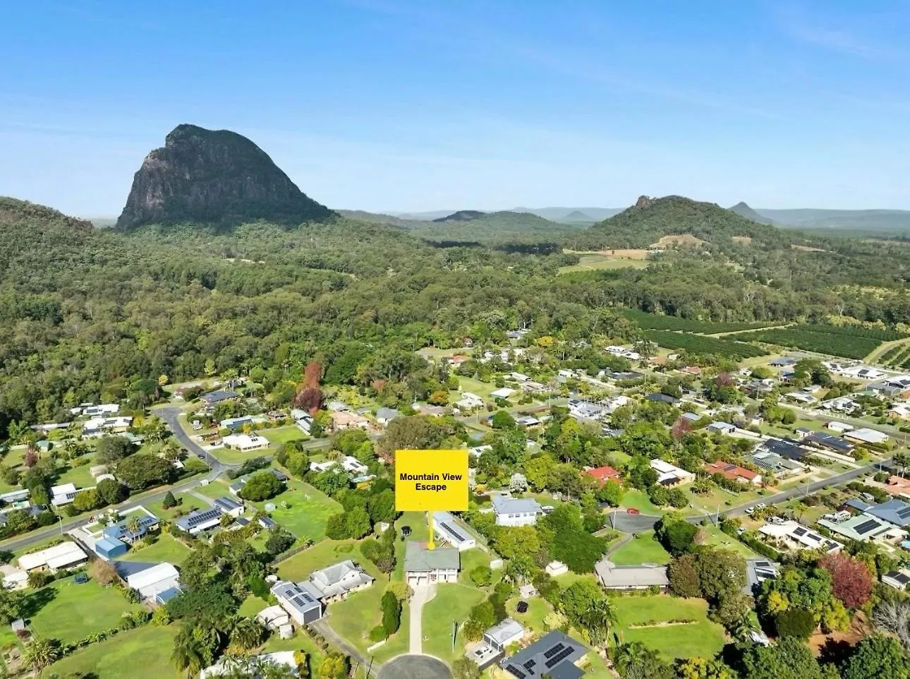 Mountain Views, Spa Bath, Pet Friendly, Near Zoo! Glass House Mountains 0*,